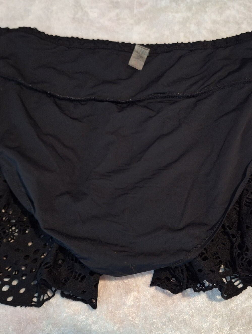 Black Crochet Swim Skirt/Bikini bottom with a flirty flare at the hem, size L - Picture 8 of 10